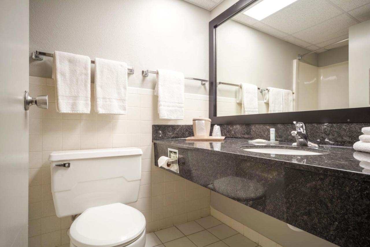 Quality Inn And Conference Center I-80 Grand Island Doniphan Εξωτερικό φωτογραφία