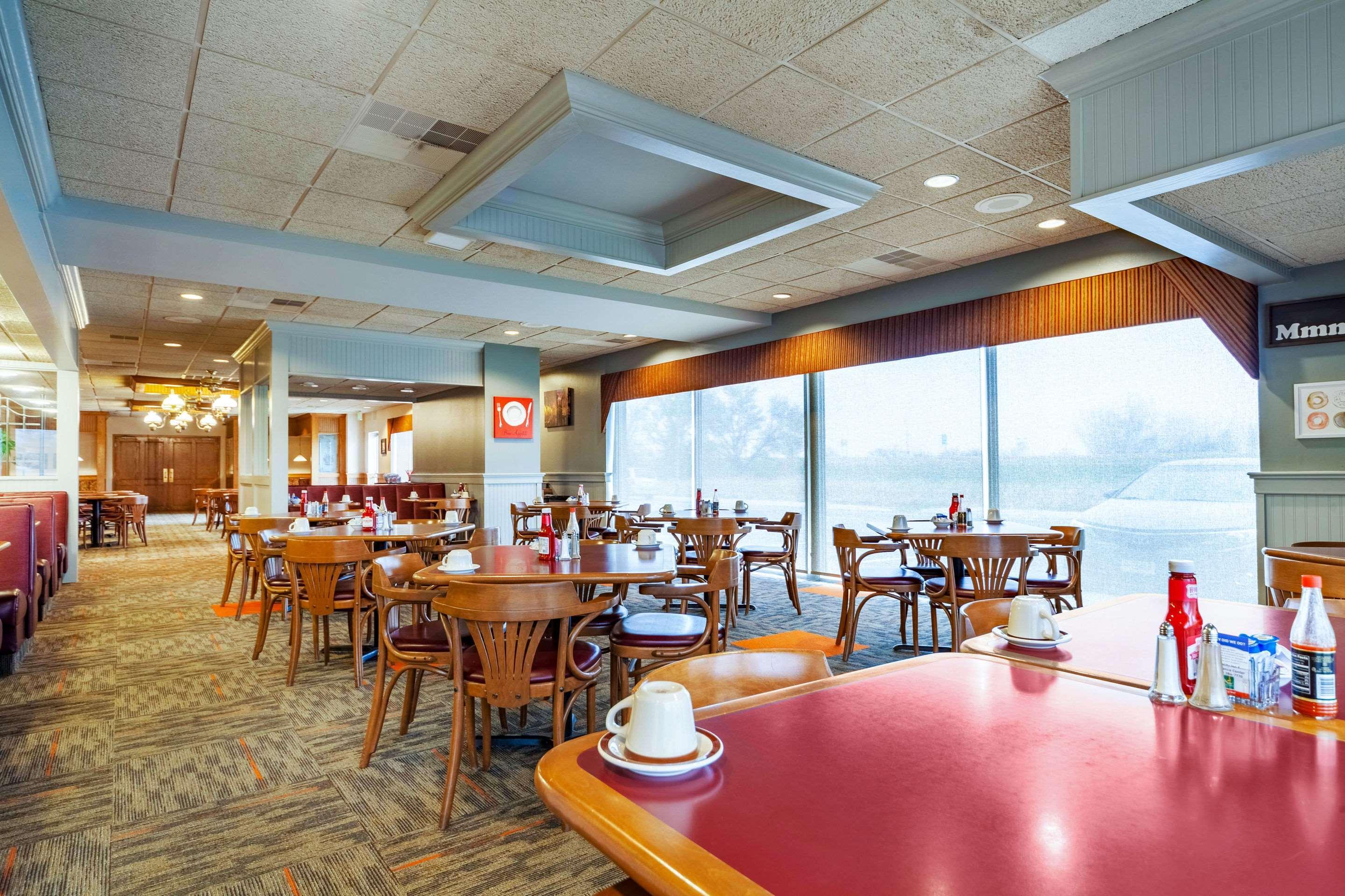 Quality Inn And Conference Center I-80 Grand Island Doniphan Εξωτερικό φωτογραφία