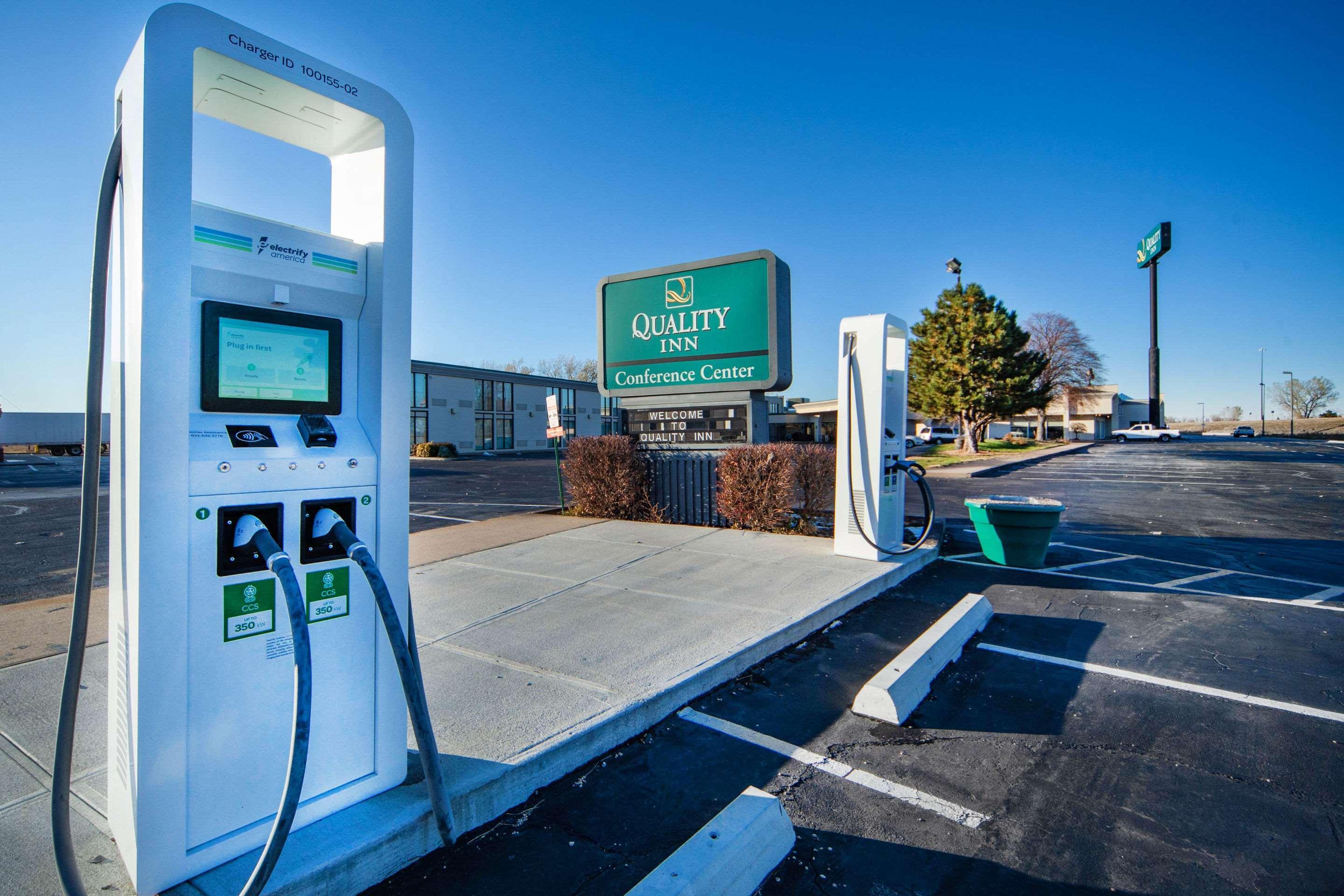 Quality Inn And Conference Center I-80 Grand Island Doniphan Εξωτερικό φωτογραφία