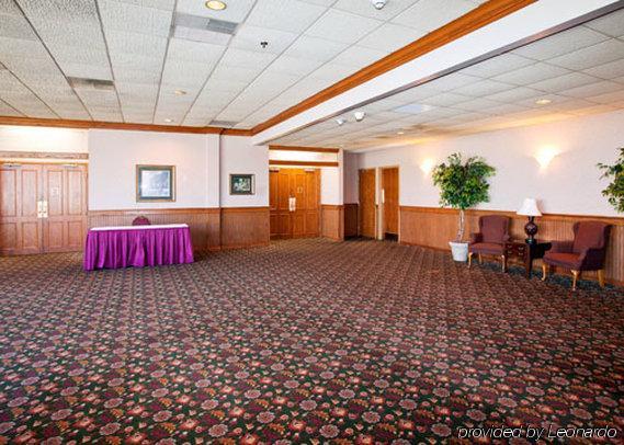 Quality Inn And Conference Center I-80 Grand Island Doniphan Ανέσεις φωτογραφία