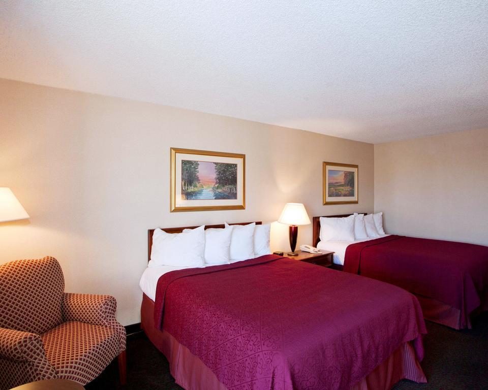 Quality Inn And Conference Center I-80 Grand Island Doniphan Δωμάτιο φωτογραφία